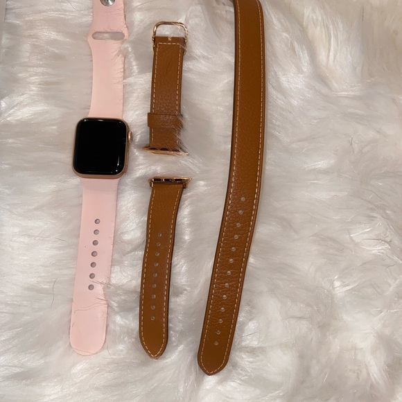 Apple Watch Series 5 40mm Gold Pink Sand Band
